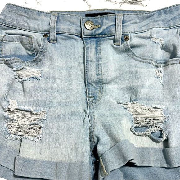 Aero Seriously Stretchy High-Rise Curvy Denim Midi Shorts - Picture 3 of 7